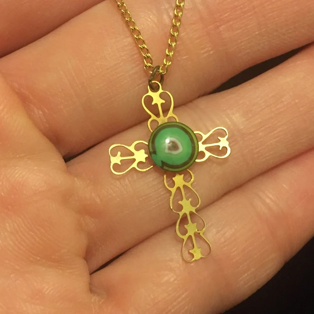 Beautiful Vintage Child’s Jesus Cross Necklace